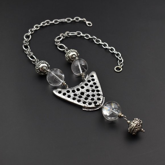 Bold statement bib necklace, large accent avant garde necklace - Picture 4 of 11